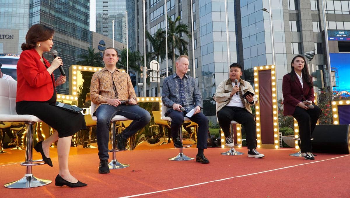 Meyrick Sumantri dan Juliana Kumala, Co-Founder dan Co-CEO City Vision, pada peluncuran Iconic Pacific Place LED.