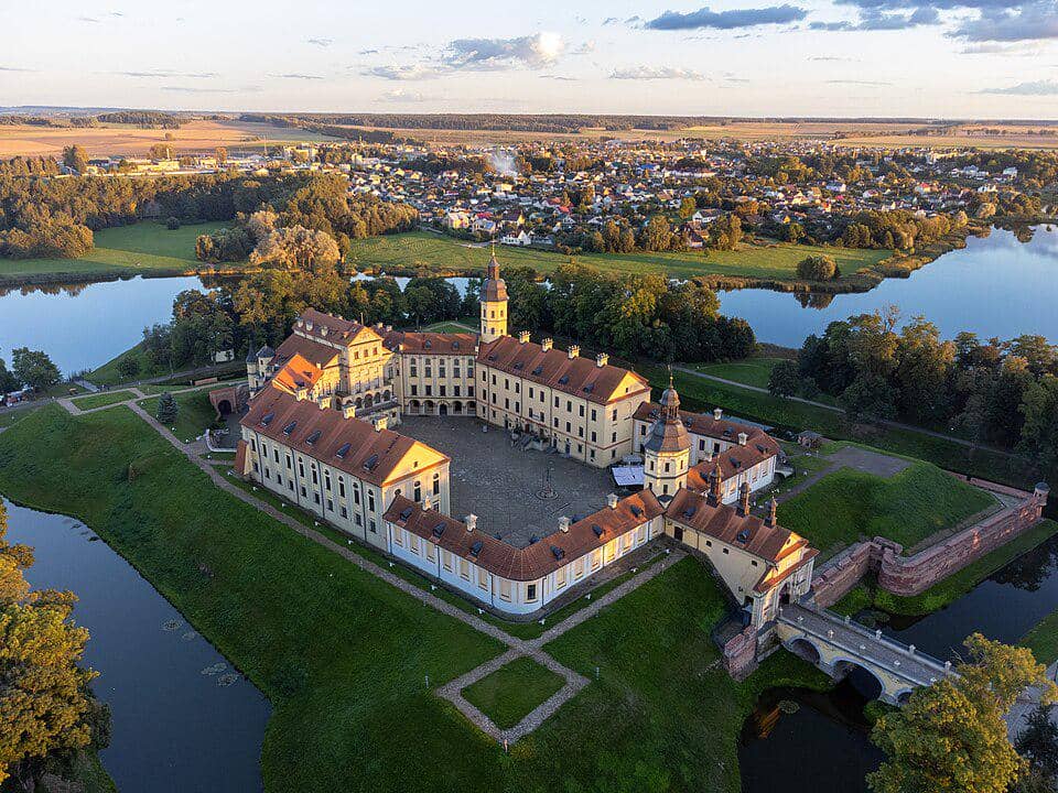 Kastil Nesvizh di Belarus