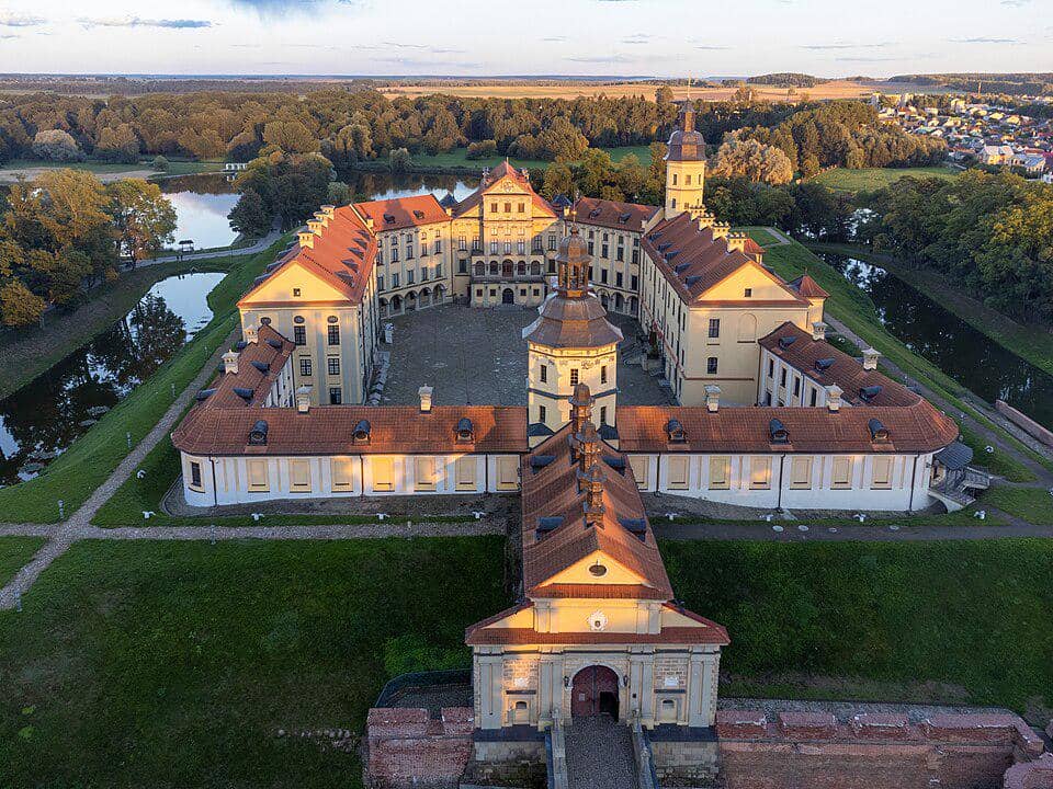 Kastil Nesvizh di Belarus