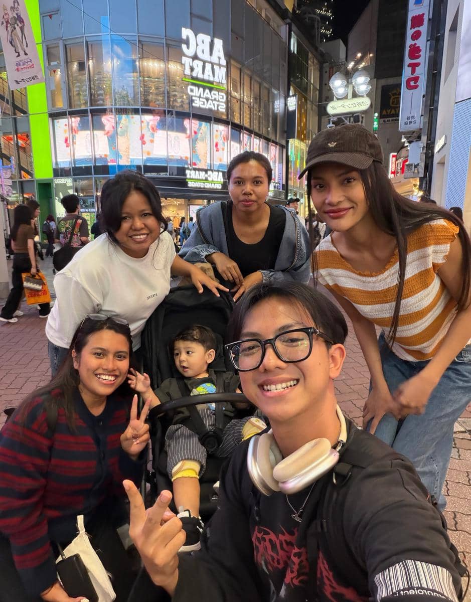 Erika Carlina ajak Andrew liburan di Jepang