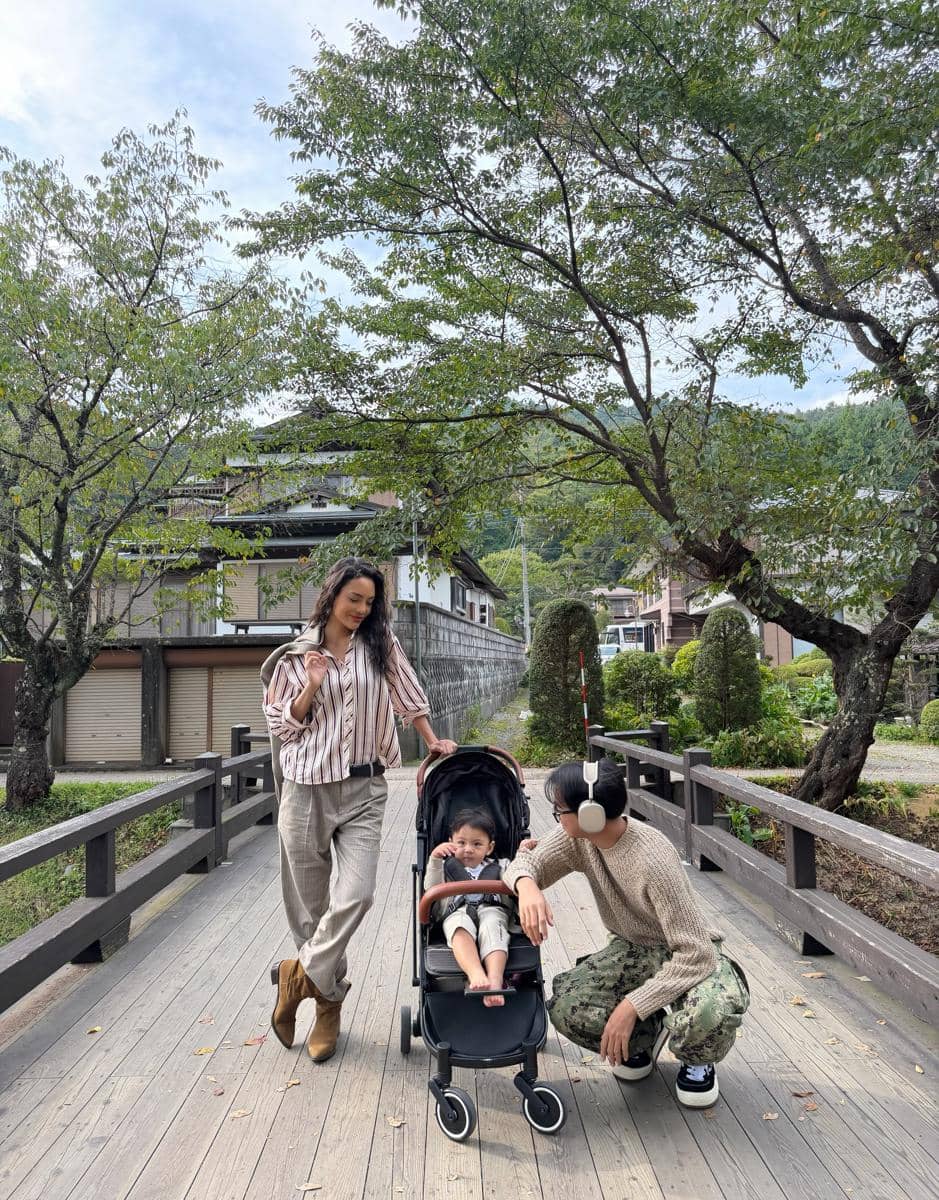 Erika Carlina ajak Andrew liburan di Jepang
