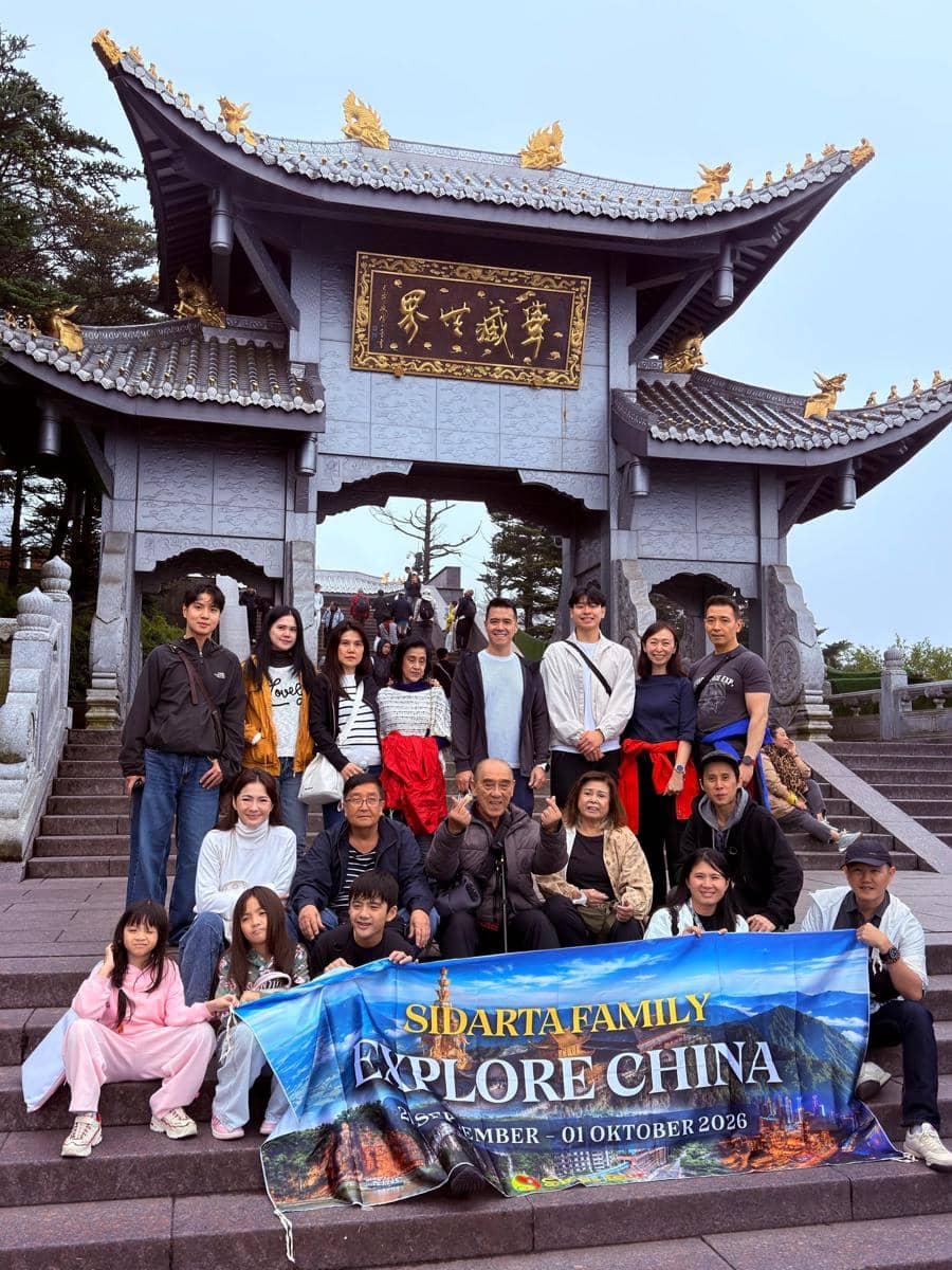 Keluarga besar Maya Septha liburan di China