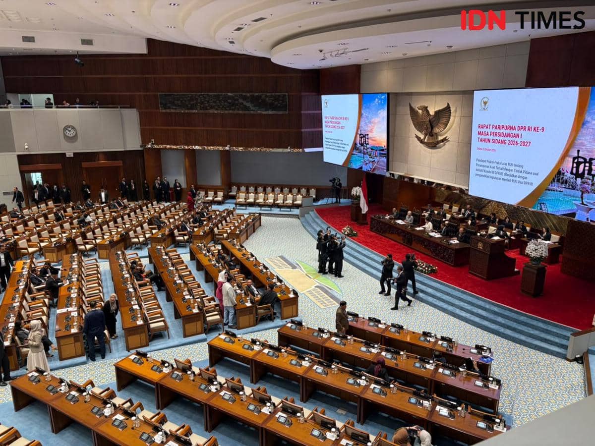 DPR Sahkan UU Pelindungan Ketenagakerjaan, Buruh Bersorak!