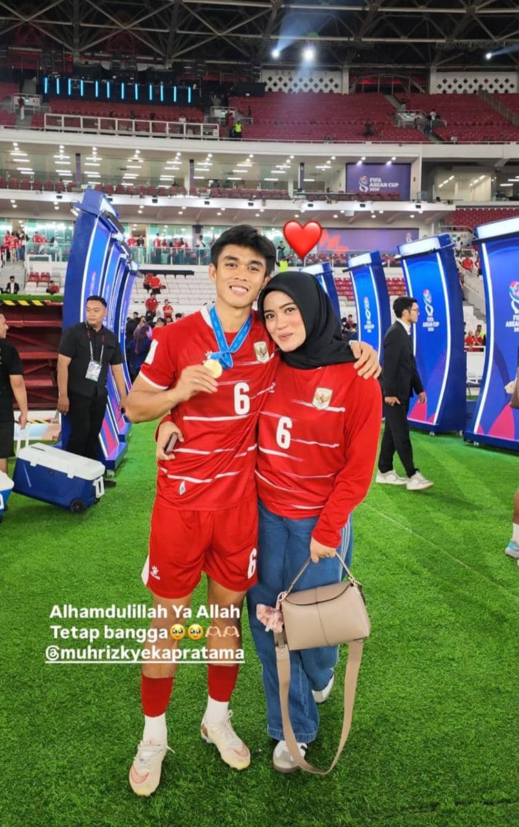 Gaya Keluarga Atlet Timnas di FIFA ASEAN CUP Indonesia vs. Thailand