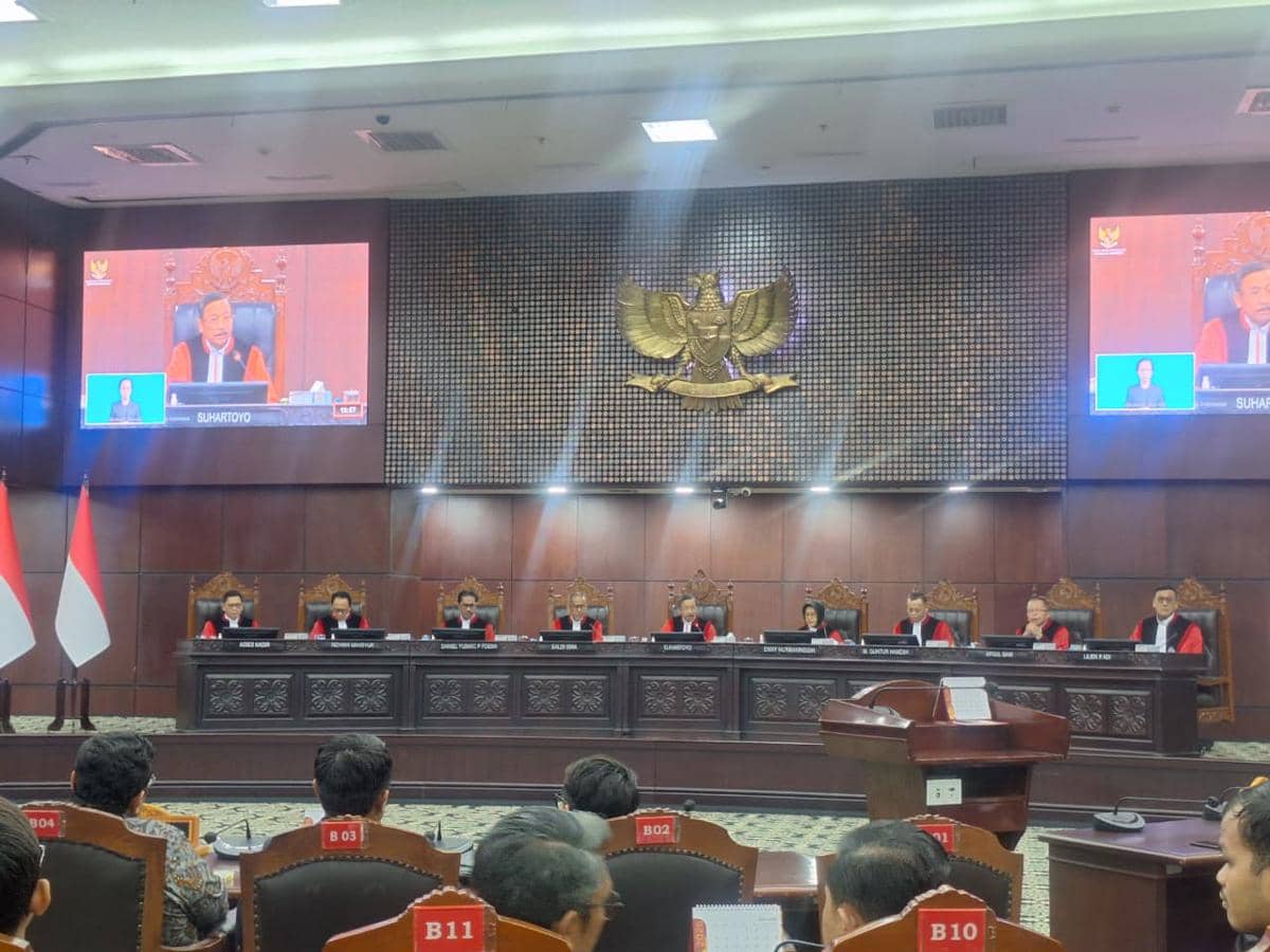 Suasana keputusan hasil Sidang MK tentang Ijazah Gibran Rakabuming Raka (IDN Times / Lia Hutasoit)