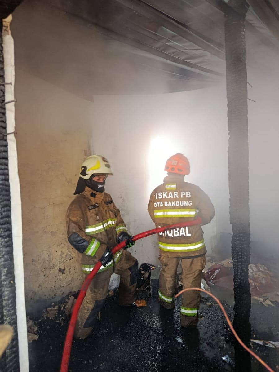 Rumah di Antapani Bandung Terbakar, Diduga akibat Korsleting Listrik