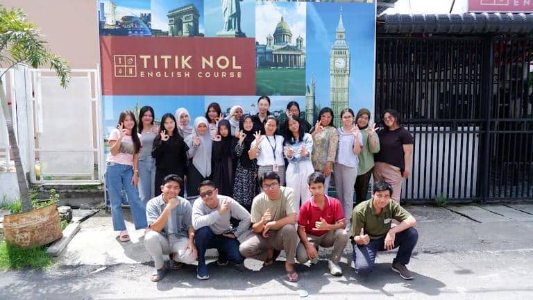 Titik Nol English Medan