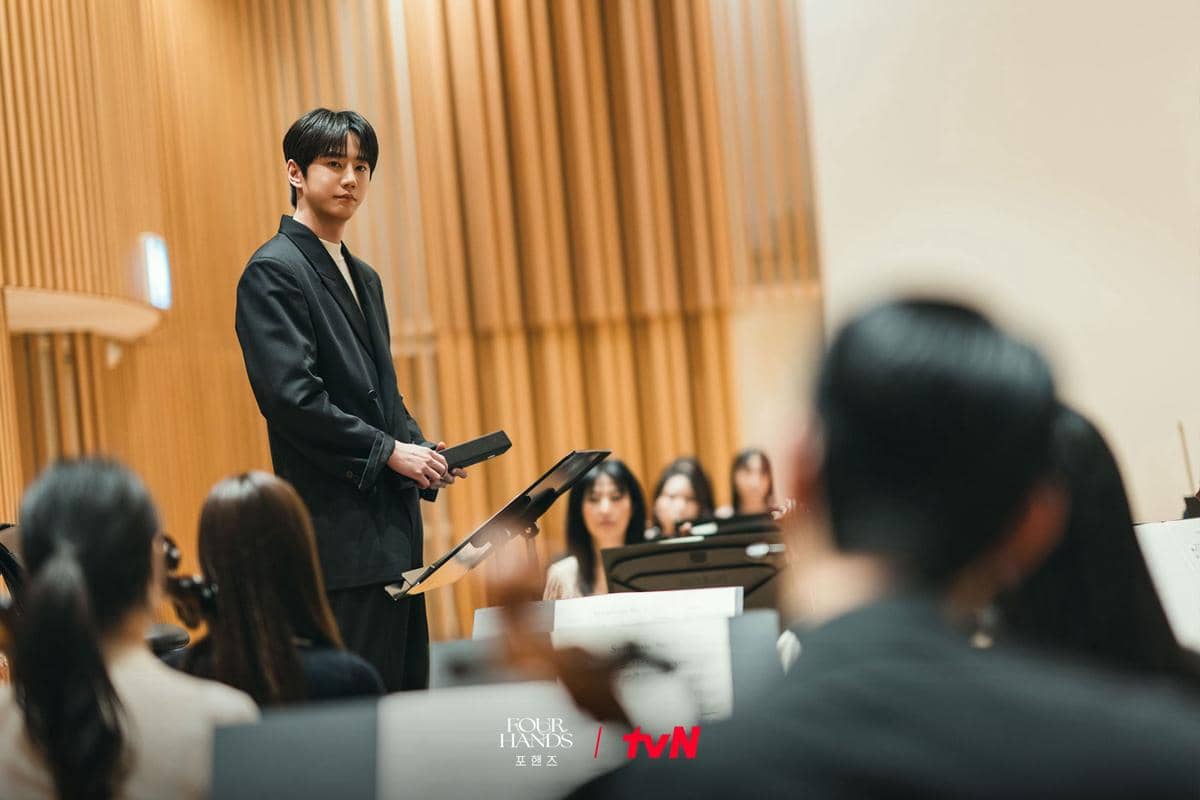 Lee Jun Young di Four Hands, Two Sonatas
