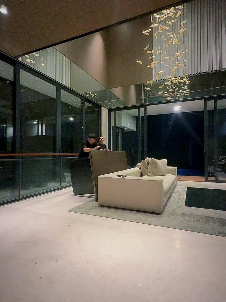 Momen syukuran rumah baru Reza Arap yang dibagikan melalui unggahan di akun Instagram miliknya.
