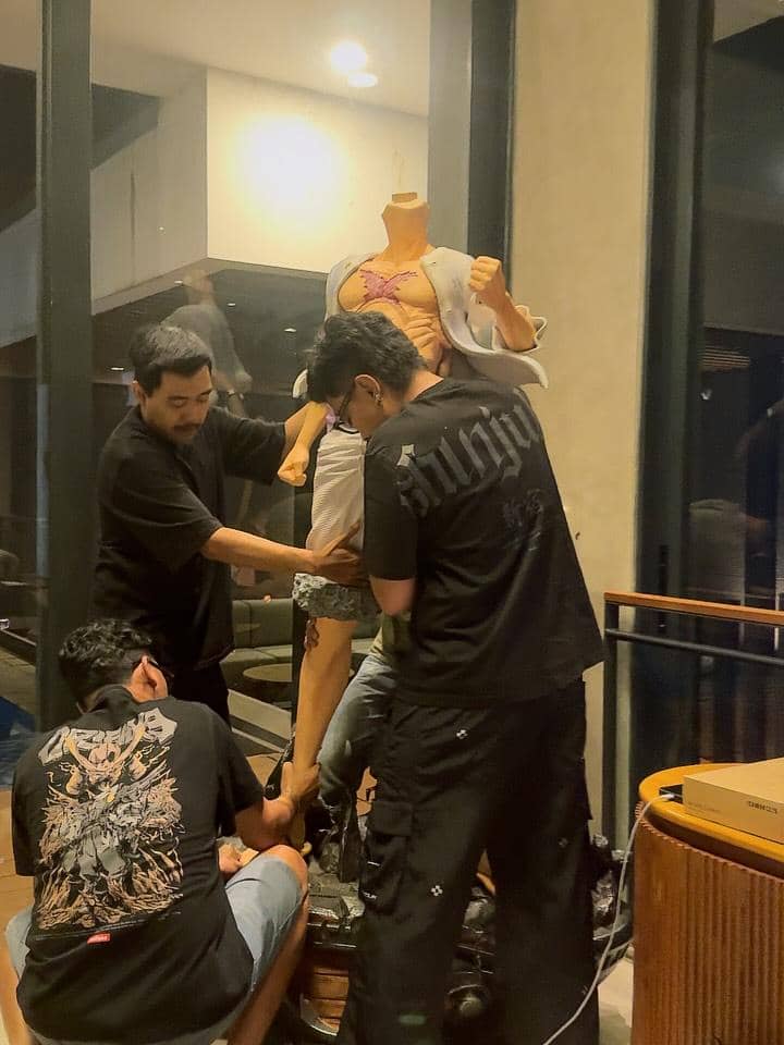 Momen syukuran rumah baru Reza Arap yang dibagikan melalui akun Instagram @ybrap pada sebuah unggahan.