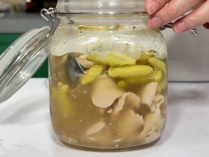 Resep Acar Dada Ayam ala Dinda Alamanda, Gampang Bikinnya!