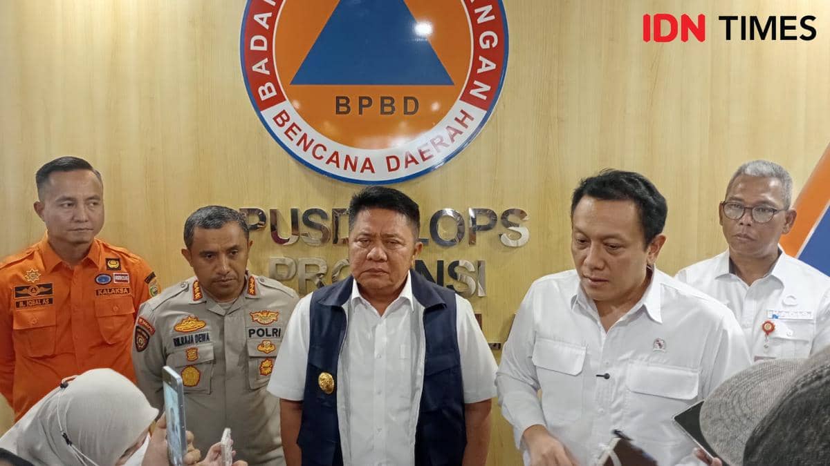 Gubernur Sumatera Selatan bersama Wakil Menteri Lingkungan Hidup Hendropriyono dalam agenda resmi.