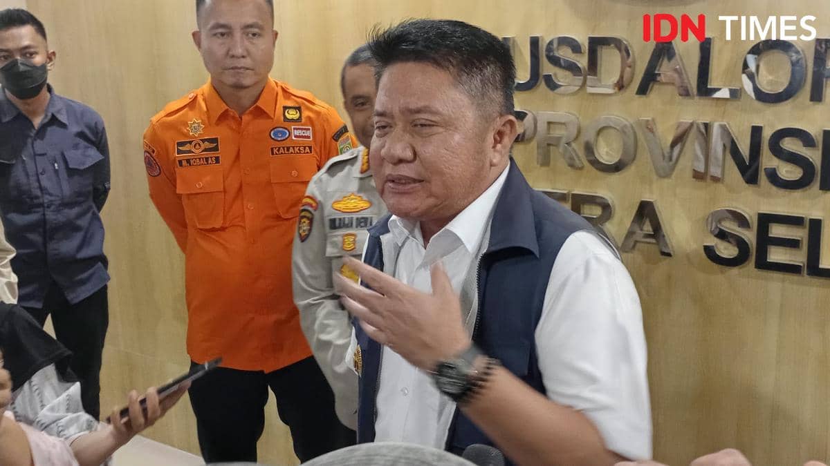 Gubernur Sumatera Selatan bersama Wakil Menteri Lingkungan Hidup Hendropriyono dalam sebuah pertemuan.