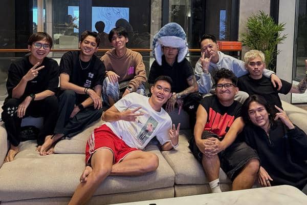 Reza Arap Gelar Syukuran Rumah Baru, Tumpengan Bareng AAA Clan