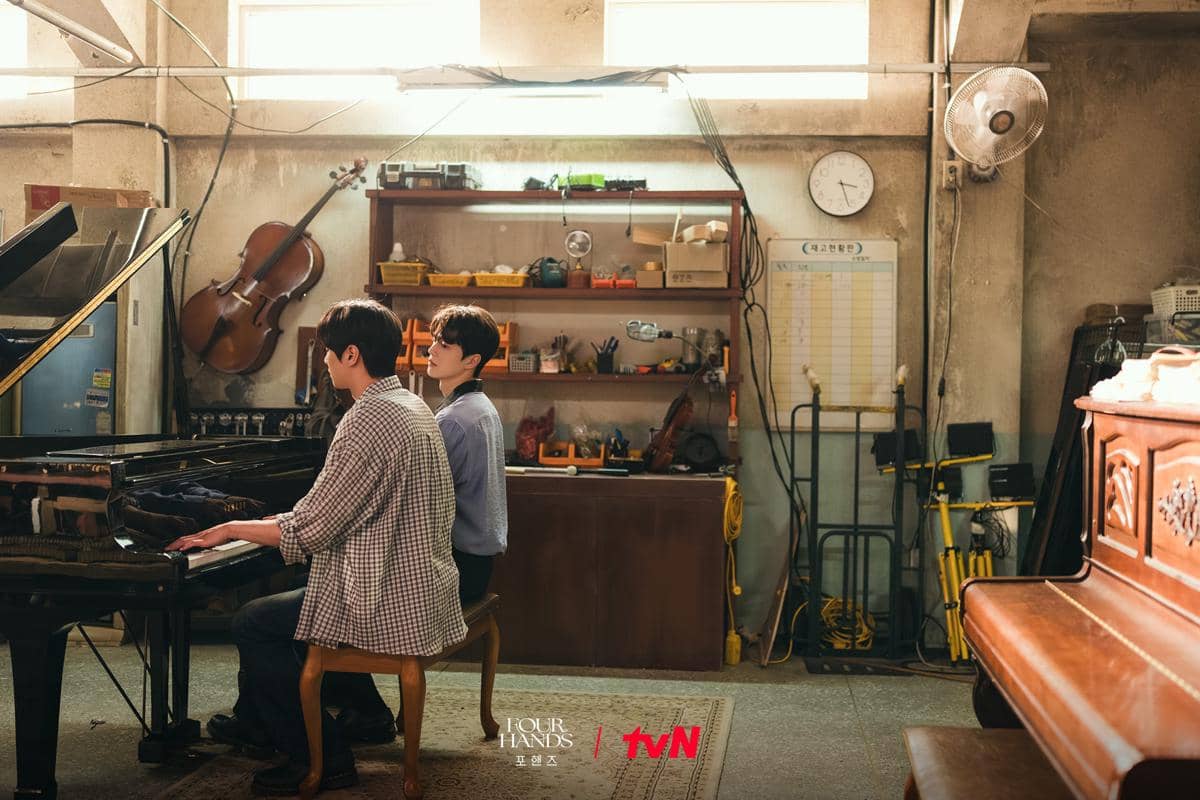 cuplikan drama Four Hands, Two Sonatas