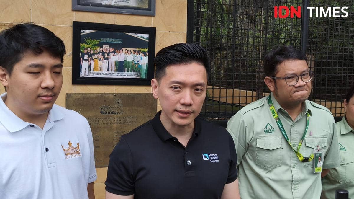 Andrew dari pihak PGI dan drh. Bongot dari pihak TSI Bogor dalam sesi wawancara bersama IDN Times.