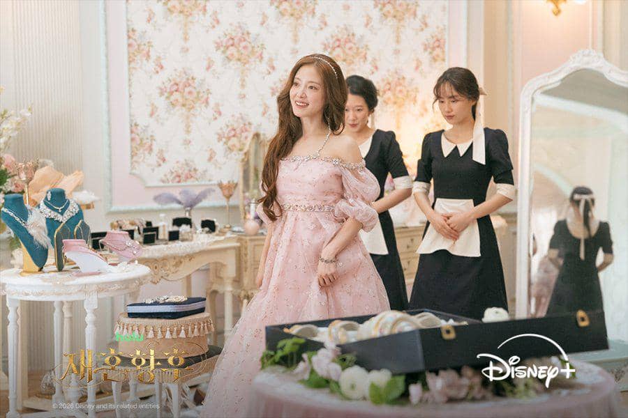 Still cut dari serial The Remarried Empress milik Disney+ sebagai materi visual promosi untuk penayangan serial.