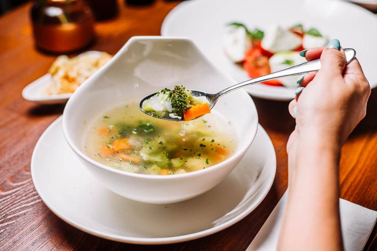 Kenapa Sup Sisa Kemarin Terasa Lebih Nikmat? Ini Kata Ahli Kuliner