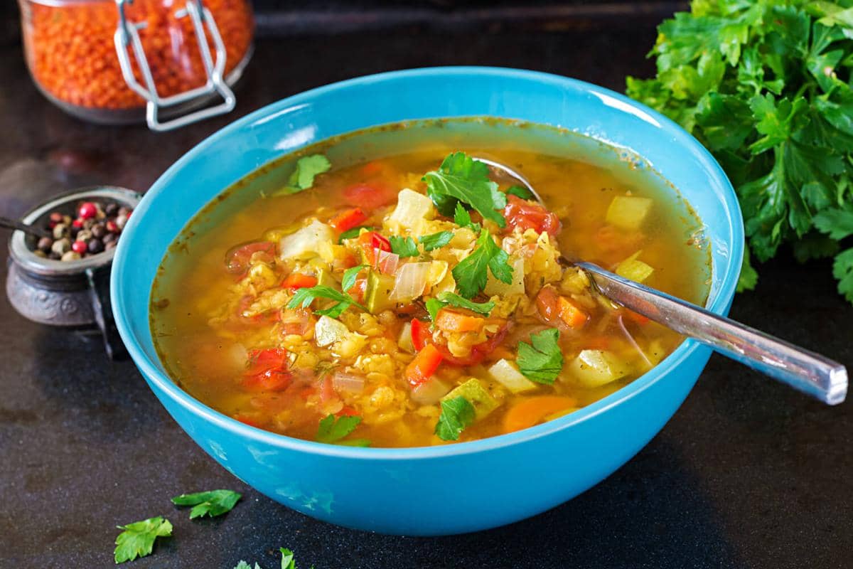 ilustrasi sup, sayur, kuah