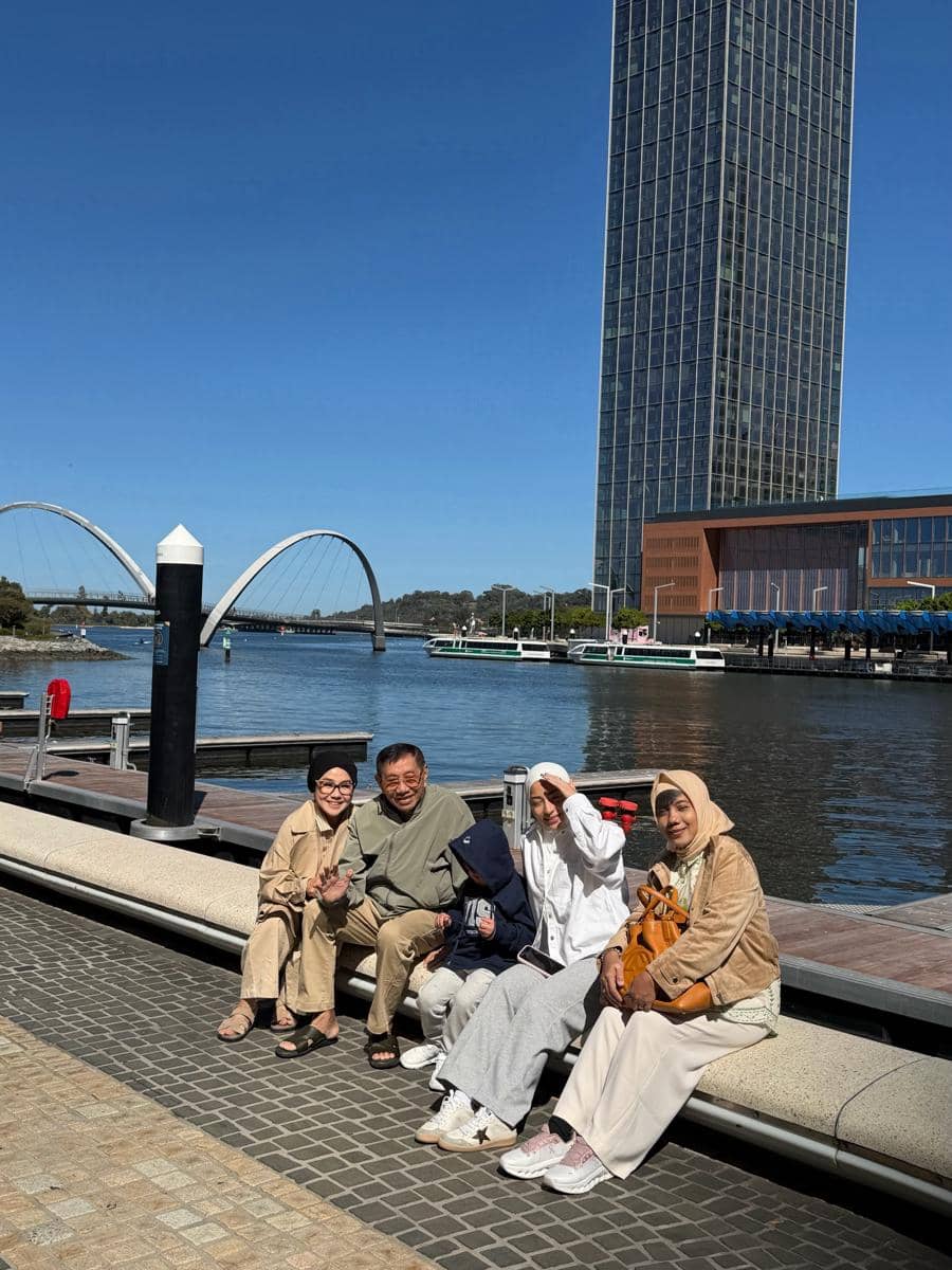 Keluarga Nikita Willy liburan di Perth