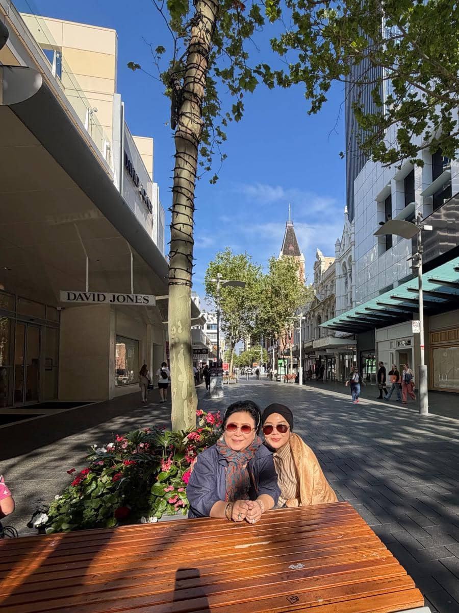 Keluarga Nikita Willy liburan di Perth