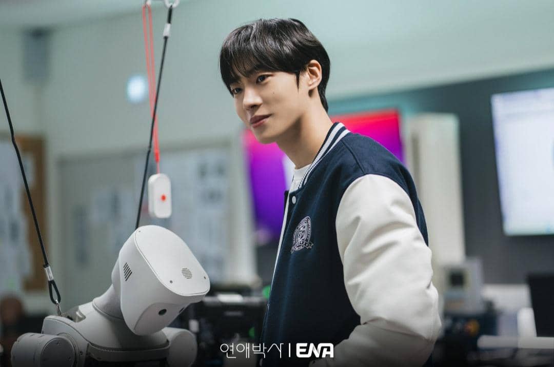 4 Bukti Park Min Jae Hidup Ketakutan di Between Steps, Mode Survival?