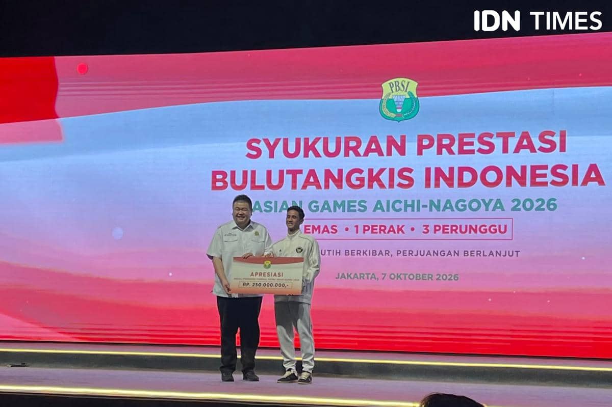 Penyerahan apresiasi dari PBSI untuk tim bulu tangkis Indonesia yang berlaga di Asian Games 2026 Aichi-Nagoya (IDN Times/Margith Damanik)