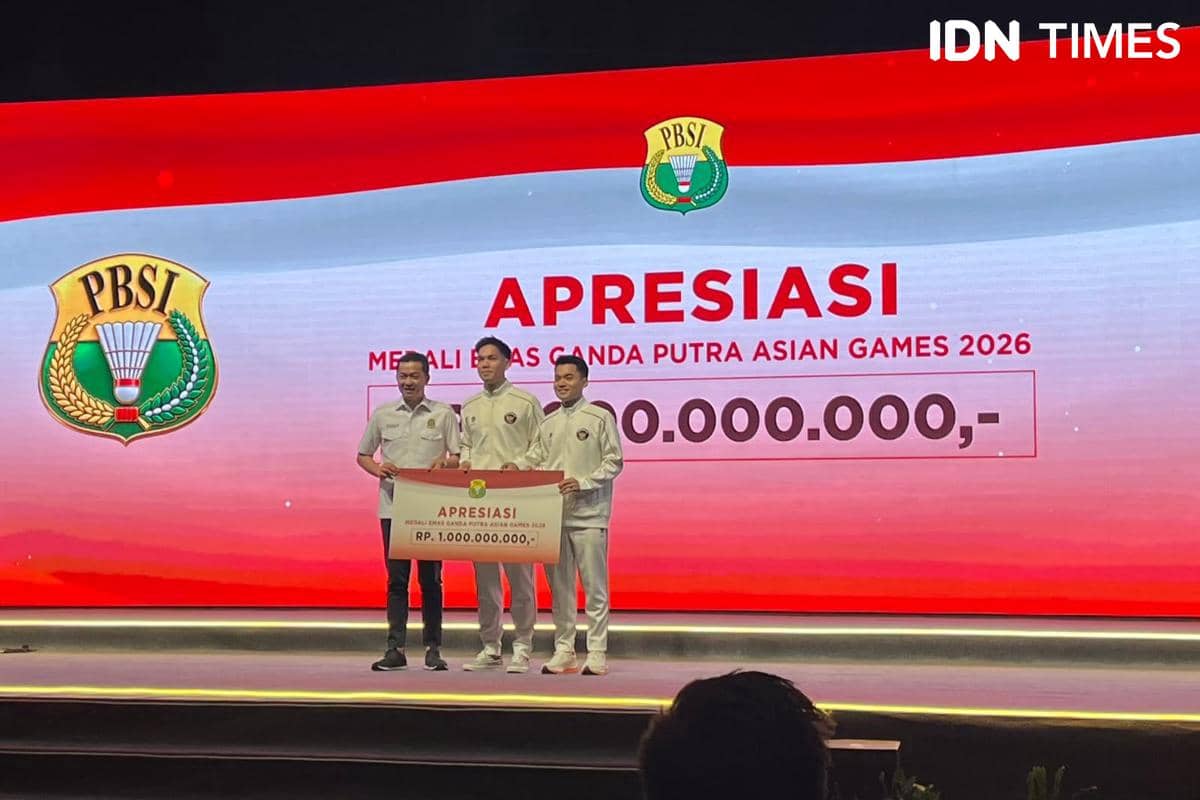 Penyerahan apresiasi dari PBSI untuk tim bulu tangkis Indonesia yang berlaga di Asian Games 2026 Aichi-Nagoya (IDN Times/Margith Damanik)