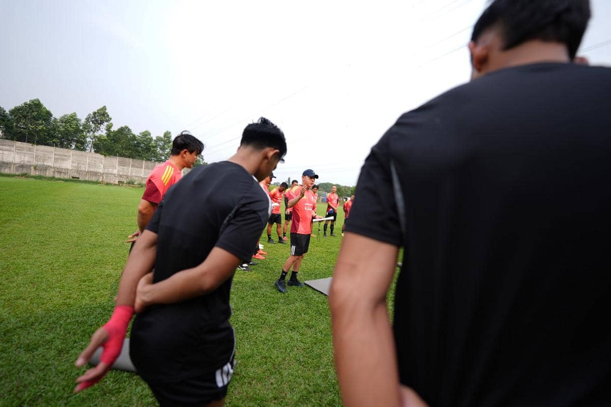 Sesi latihan Persija berlangsung di lapangan Persija Training Ground di Bojongsari, Depok, bersama skuad tim.
