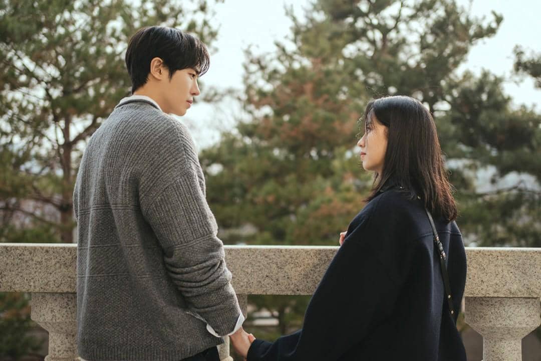 6 Momen Pertemuan Yoo Jin dan Min Jae di Between Steps, Bikin Baper