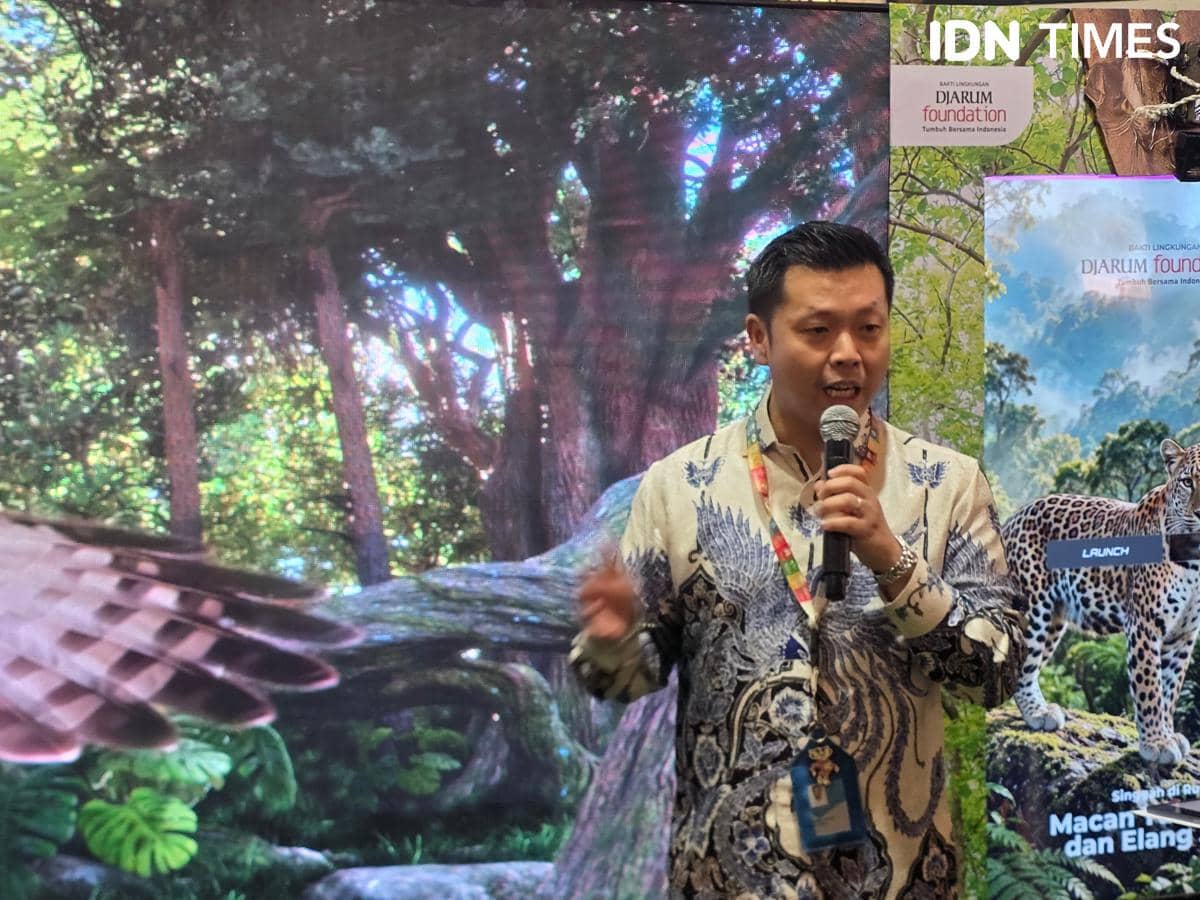 Potret Jemmy saat berbicara tentang kepuasan sebagai pemimpin ketika melihat anggota timnya terus berkembang.
