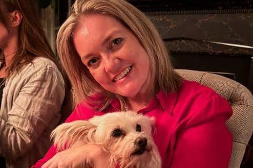 Colleen Hoover 