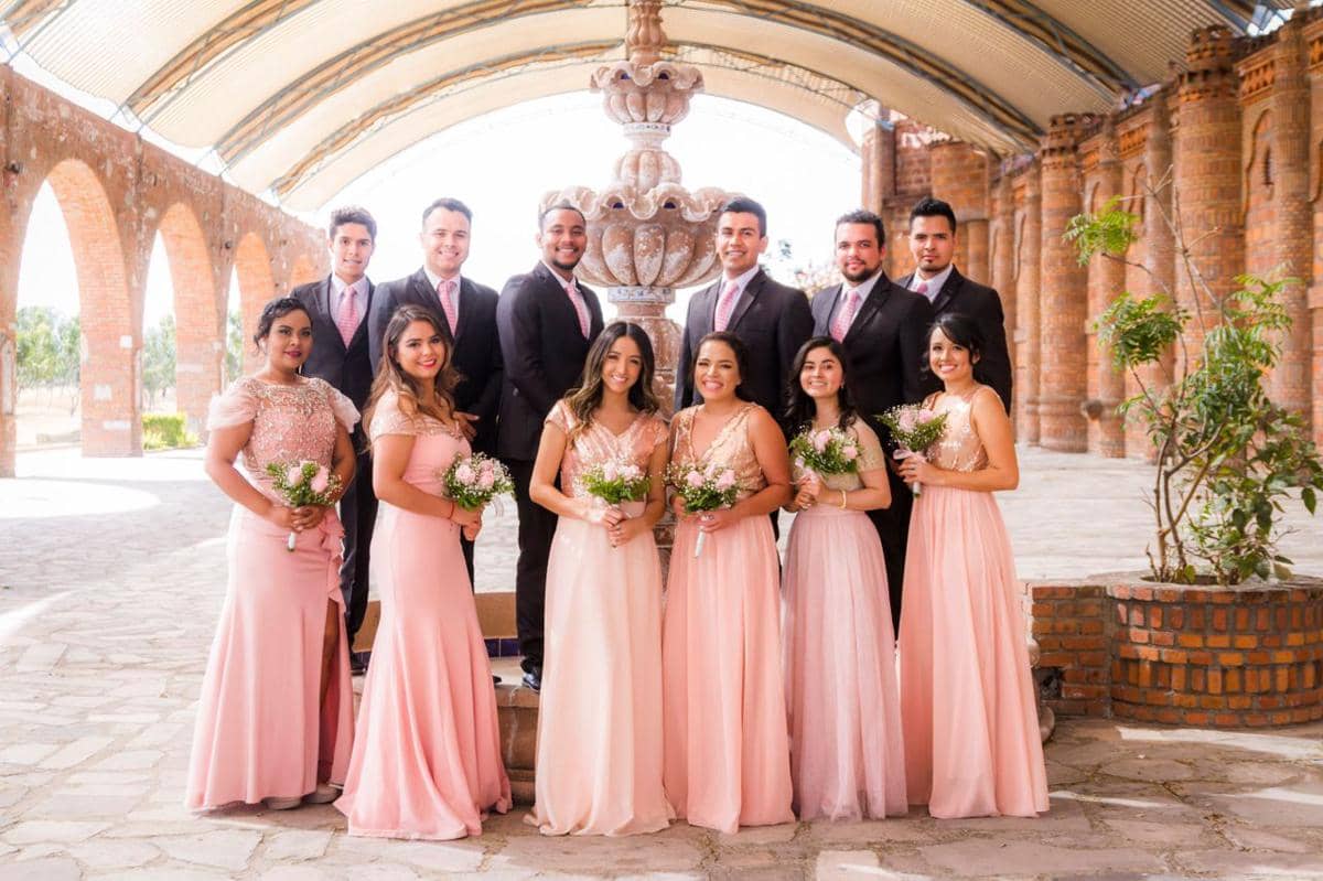 ilustrasi bridesmaid dan groomsmen