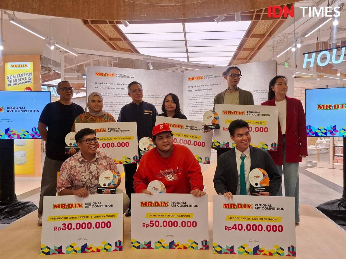 Kain dan Debu Antar 2 Seniman Indonesia Menangkan Kompetisi Seni
