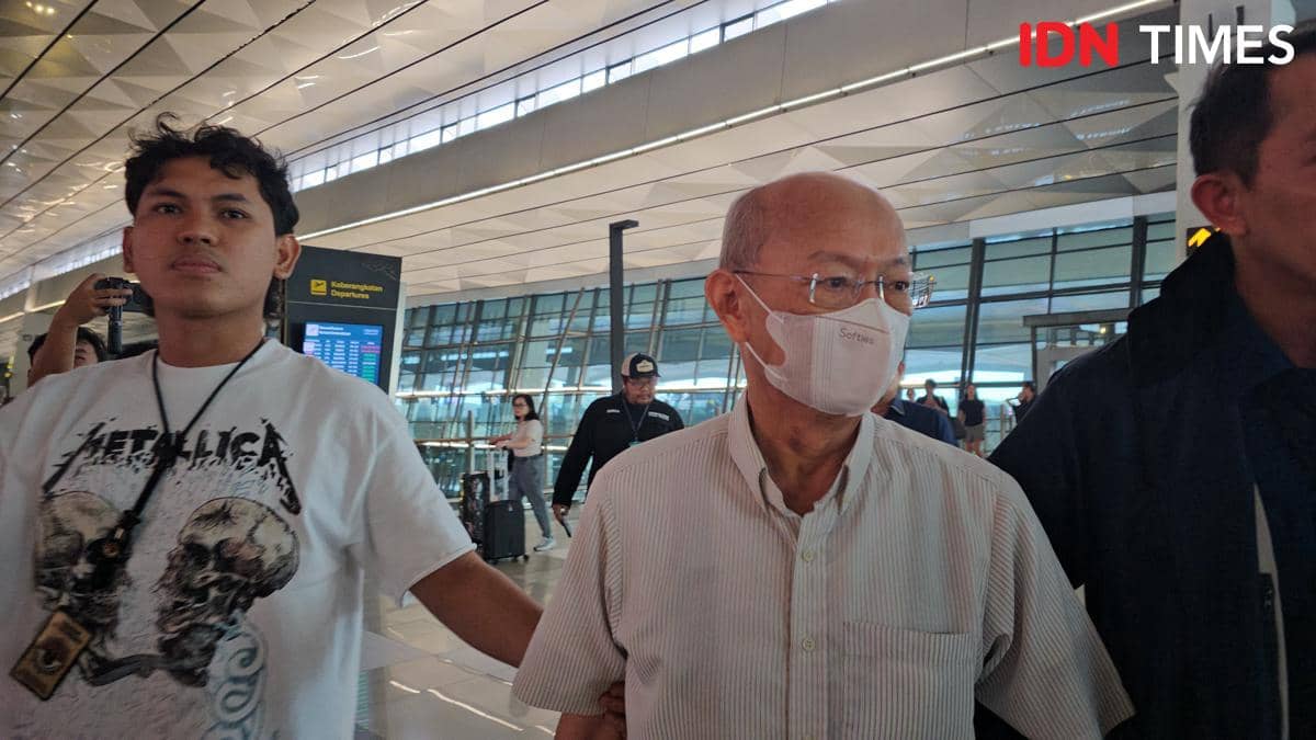 Buronan KPK Thailand ditangkap dan dideportasi dari Indonesia setelah melarikan diri dari negaranya.