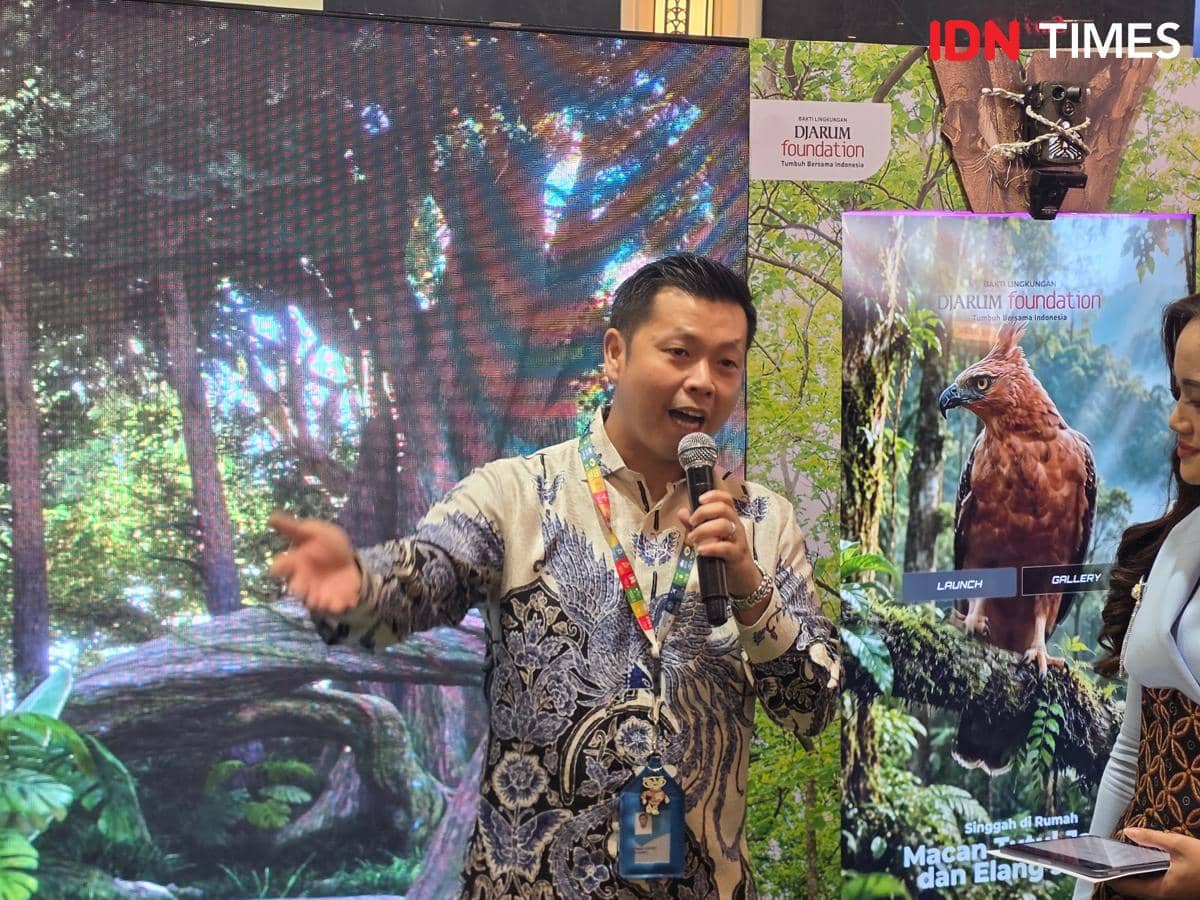 Jemmy bersama tim menjalankan program lingkungan, termasuk penanaman pohon dan mangrove serta konservasi biodiversitas.