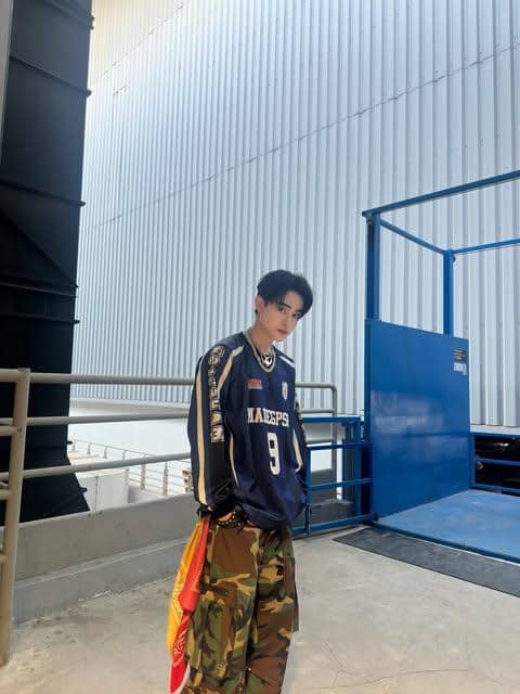 Outfit Gaya Rebel ala Barcode Tinnasit