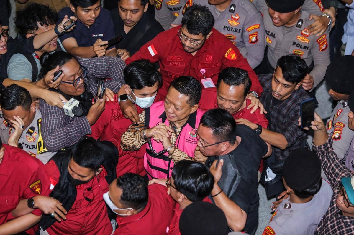 Momen Febrie Adriansyah Sidang Perdana: Sesak dan Dijaga Ketat Aparat