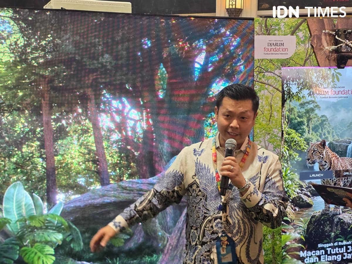 Jemmy Chayadi saat menyampaikan pandangannya bahwa kepemimpinan berarti membawa tim untuk ikut berkembang.
