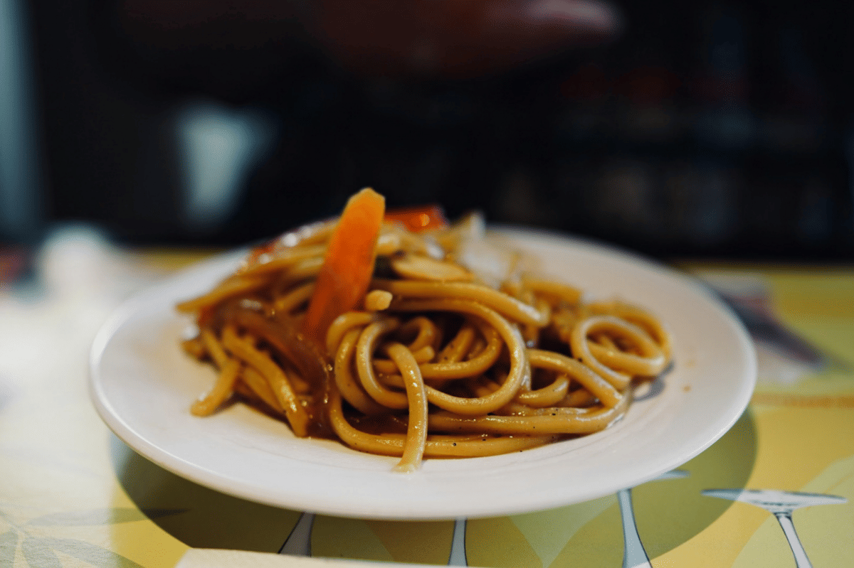 ilustrasi sajian goma dashi udon