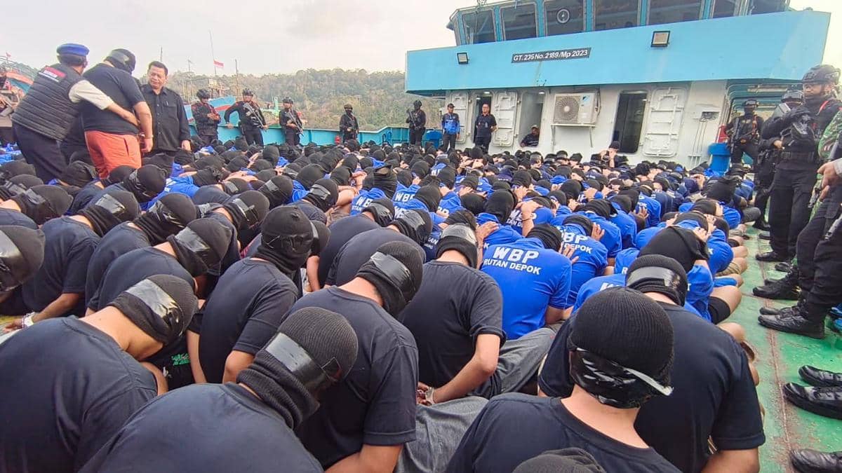 Kurangi Gangguan Keamanan, 313 Napi High Risk Dipindah Nusakambangan