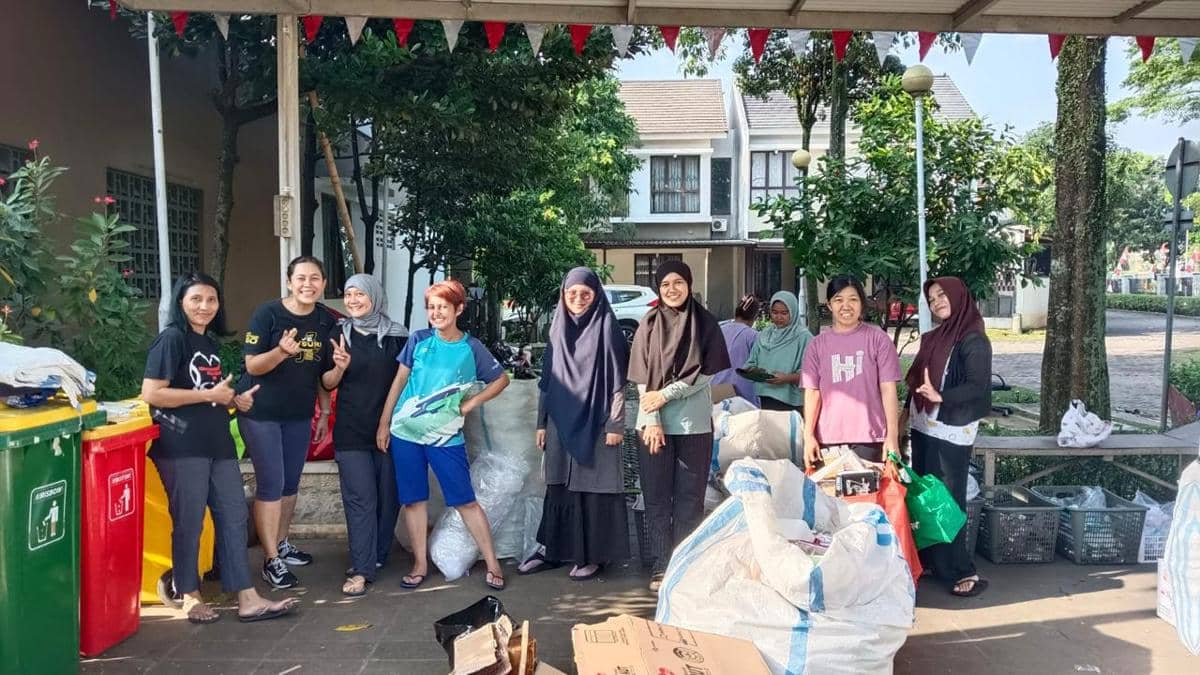Warga Serpong Jaya Pilah Sampah dari Rumah, Raup Rp7 Juta