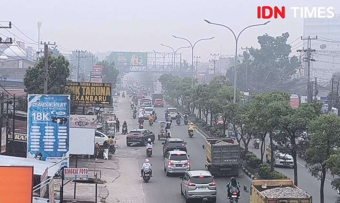 Potret Kabut Asap Karhutla Kepung Kota Pekanbaru 