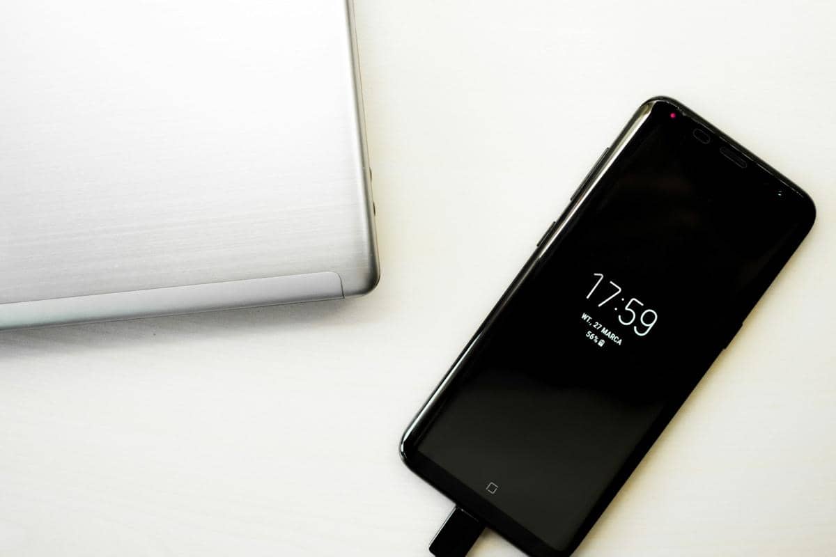Apakah Fast Charging Samsung Bisa Aktif Pakai Charger Nonresmi?