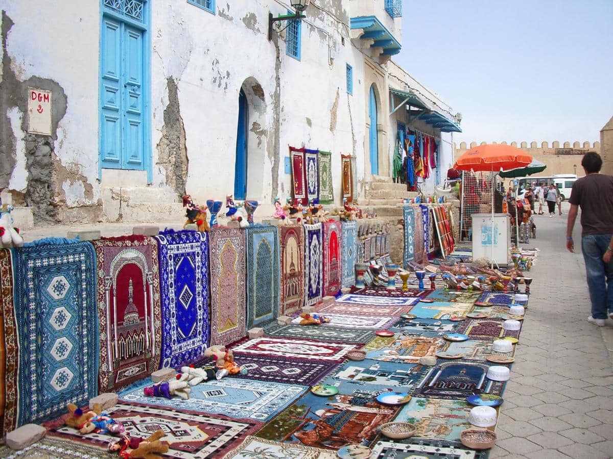 karpet-karpet yang dijual di Kairouan