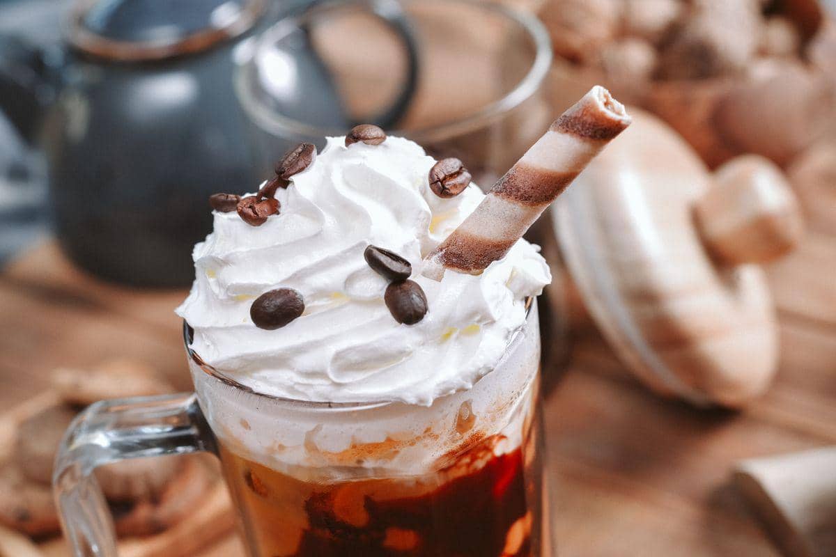 5 Cara Bikin Whipped Cream yang Kokoh untuk Minuman Estetik ala Kafe