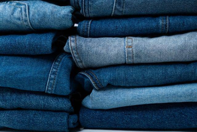 ilustrasi celana jeans denim