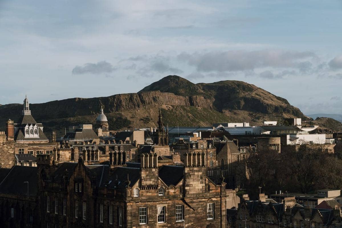 ilustrasi Arthur's Seat