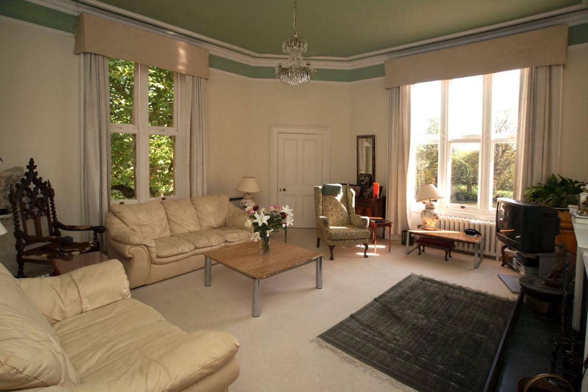 ilustrasi interior rumah castlecore