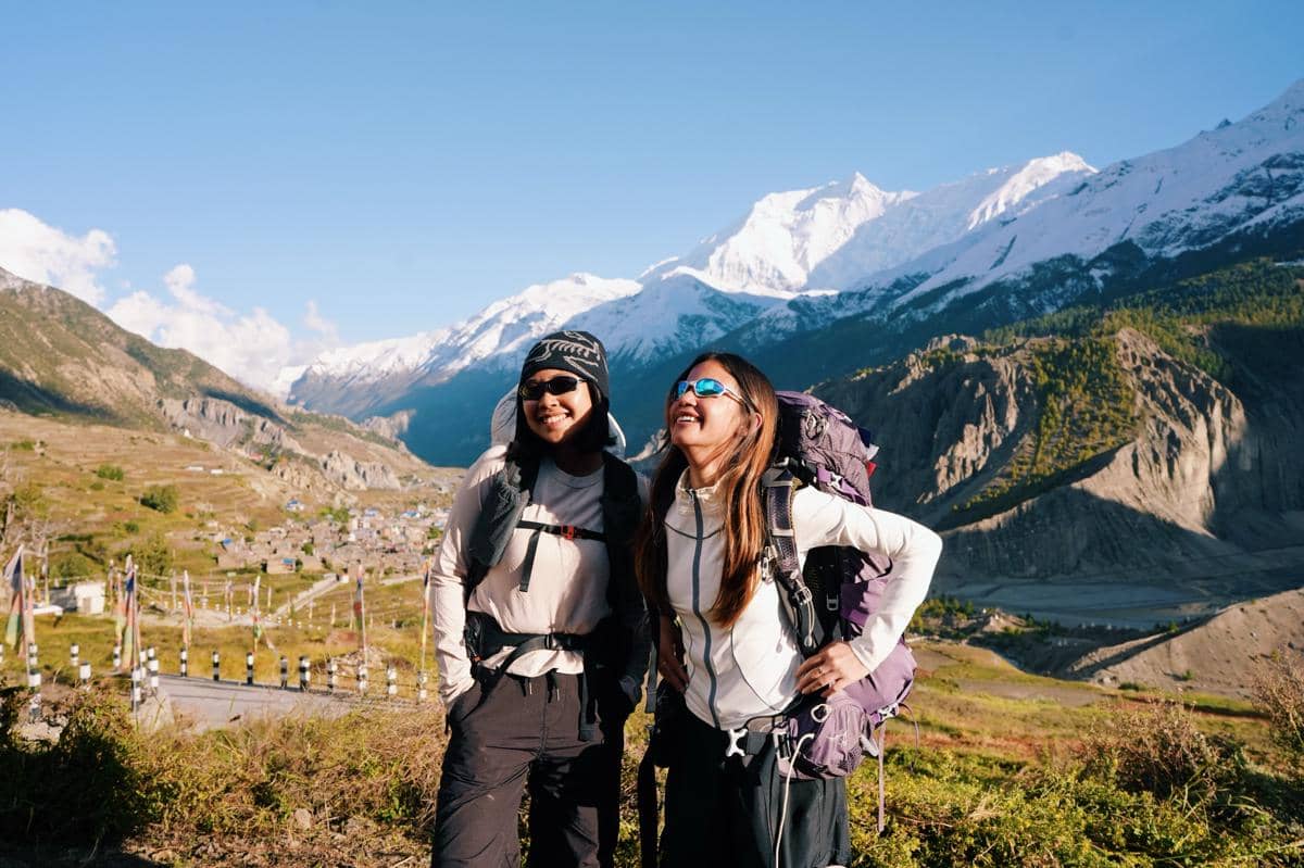 Bella Graceva berada di tengah-tengah gunung es di Annapurna, Nepal